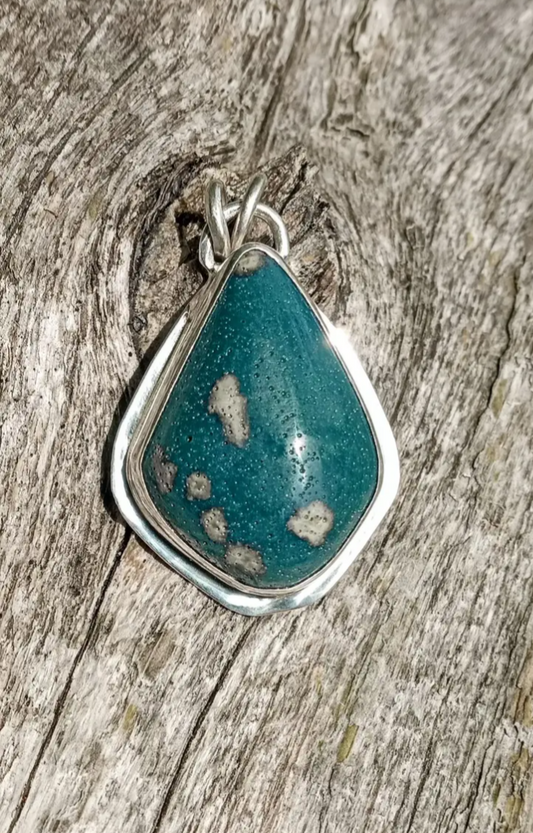 Amazing one of a kind Leland blue pendant set in fine silver