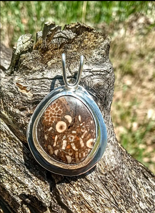 Crinoid Fossil soup pendant set in fine silver