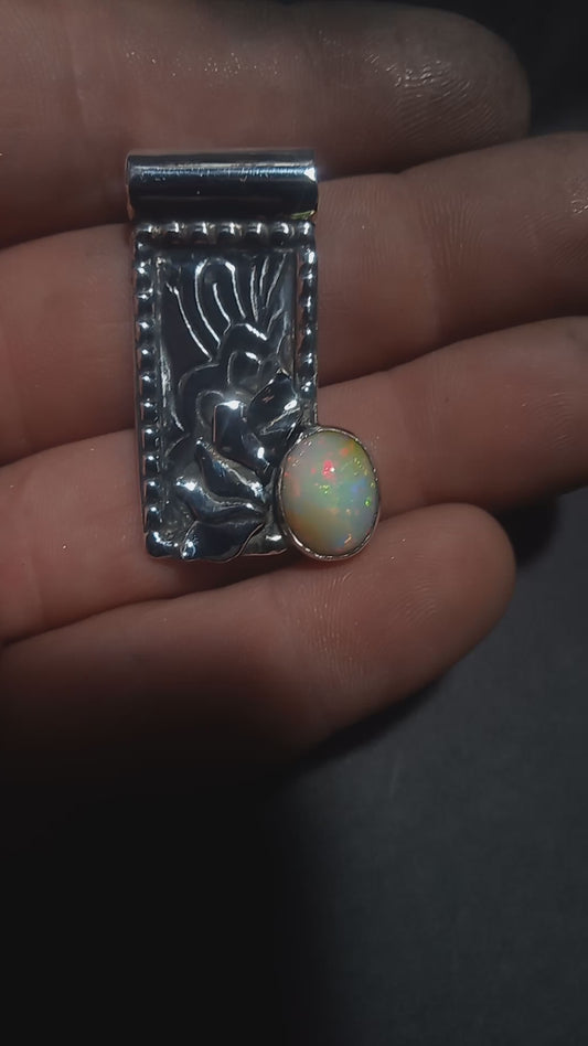 Floral 2.9ctw opal and fine silver pendant
