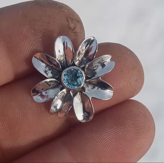 Aquamarine flower pendant fine silver