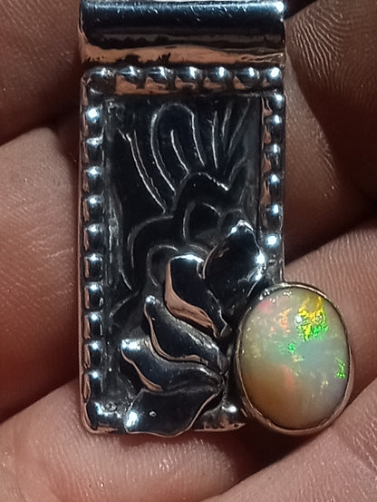 Floral 2.9ctw opal and fine silver pendant