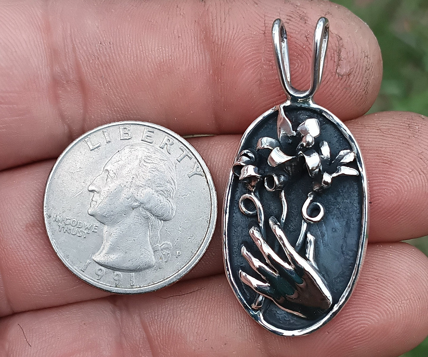 The gift of flowers pendant